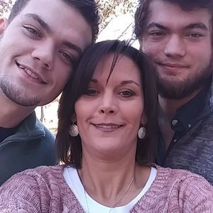 Meet your Posher, Leslie dale